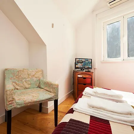 Hello Santos Design Apartment